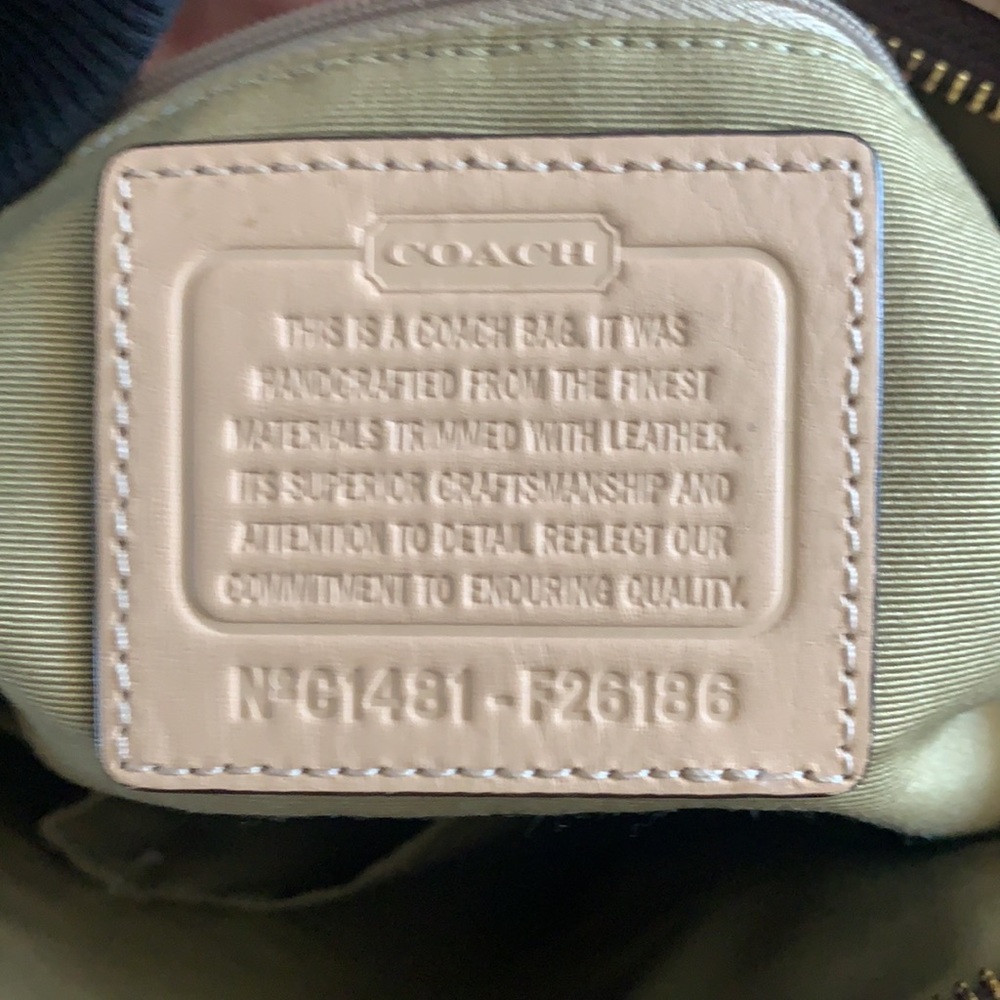 Coach - Picture 4 of 6
